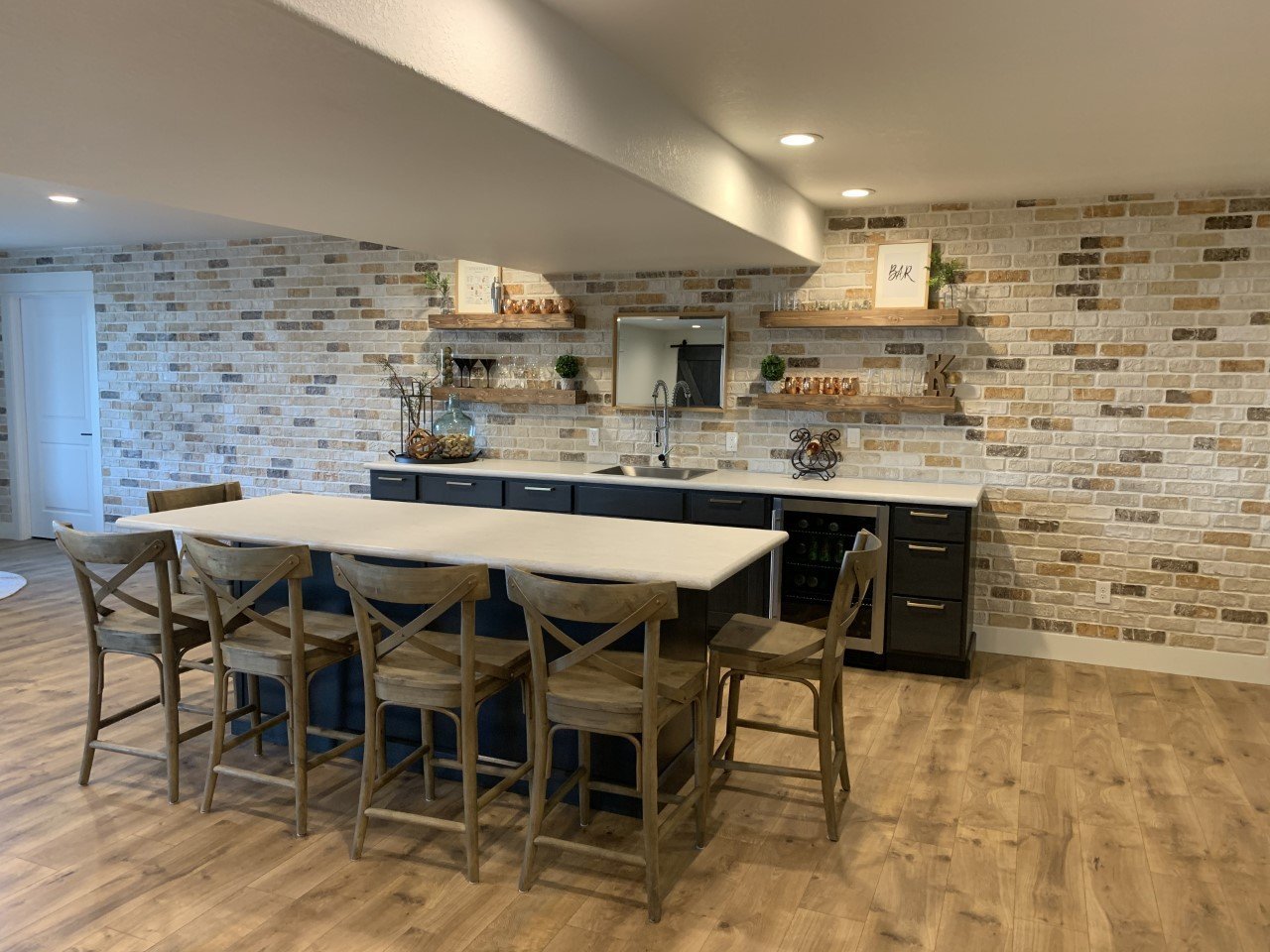 Pacific Creme Used Brick Dining Room
