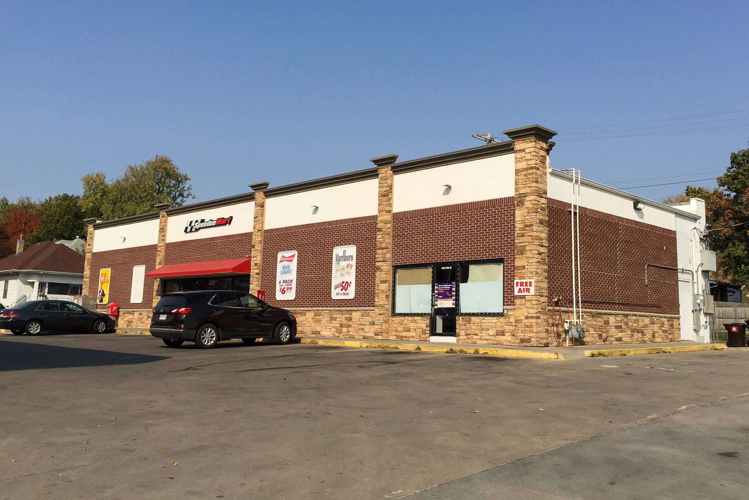 Project Profile Speedee Mart URESTONE Panels